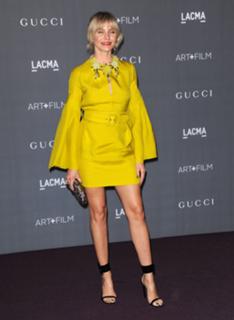 Cameron Diaz feet photo thumbnail