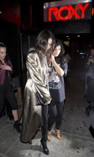 Kylie Jenner feet photo thumbnail