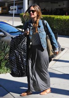 Rachel Bilson feet photo thumbnail