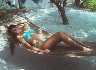 Valentina Vignali feet photo thumbnail
