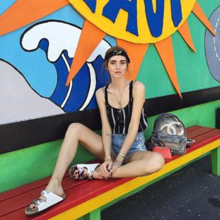 Chiara Ferragni feet photo thumbnail