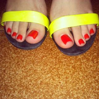 Isa Pes feet photo thumbnail