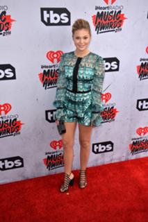 Olivia Holt feet photo thumbnail