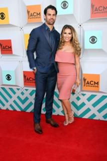 Jessie James Decker feet photo thumbnail