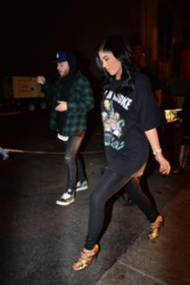 Kylie Jenner feet photo thumbnail