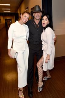 Katy Perry feet photo thumbnail