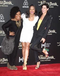 Angie Harmon feet photo thumbnail