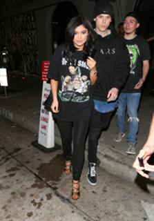 Kylie Jenner feet photo thumbnail
