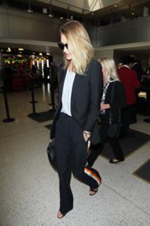 Rosie Huntington-Whiteley feet photo thumbnail
