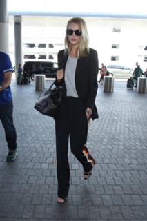 Rosie Huntington-Whiteley feet photo thumbnail