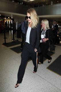 Rosie Huntington-Whiteley feet photo thumbnail