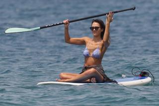 Jessica Alba feet photo thumbnail