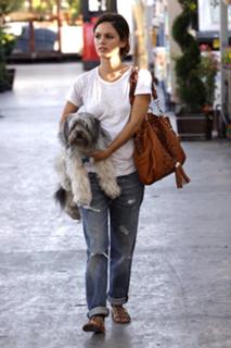 Rachel Bilson feet photo thumbnail