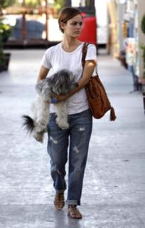 Rachel Bilson feet photo thumbnail
