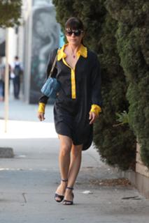 Selma Blair feet photo thumbnail