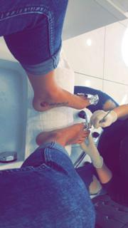 Valentina Vignali feet photo thumbnail