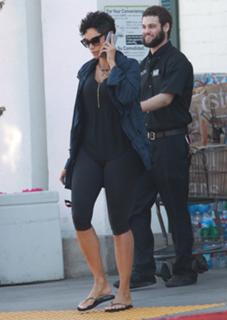 Nicole Murphy feet photo thumbnail