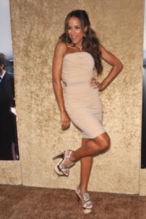 Dania Ramirez feet photo thumbnail
