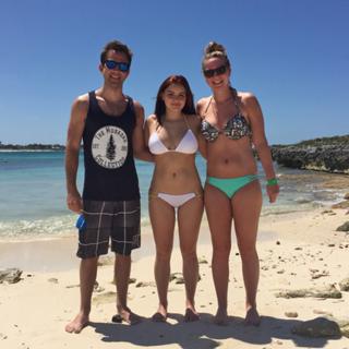 Ariel Winter feet photo thumbnail