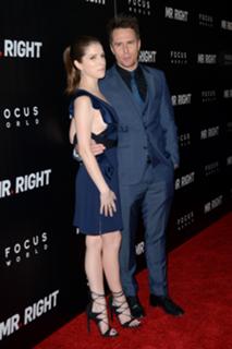 Anna Kendrick feet photo thumbnail