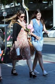 Drew Barrymore feet photo thumbnail