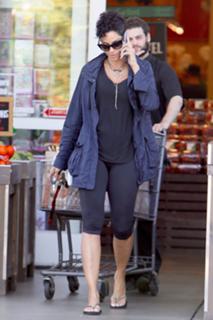 Nicole Murphy feet photo thumbnail