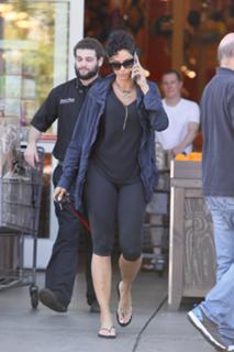 Nicole Murphy feet photo thumbnail
