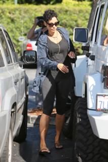 Nicole Murphy feet photo thumbnail
