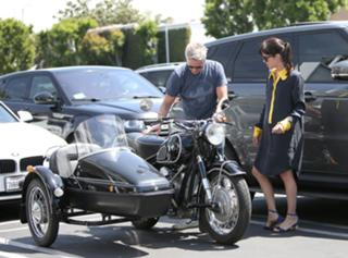 Selma Blair feet photo thumbnail