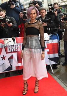 Alesha Dixon feet photo thumbnail
