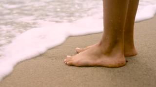Camila Cabello feet photo thumbnail