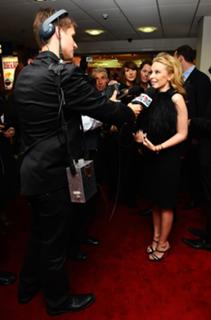 Kylie Minogue feet photo thumbnail