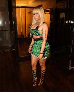 Nicki Minaj feet photo thumbnail