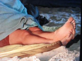 Mariana Ximenes feet photo thumbnail