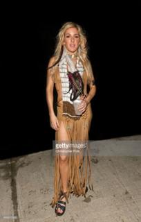 Ellie Goulding feet photo thumbnail