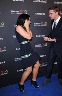 Demi Lovato feet photo thumbnail