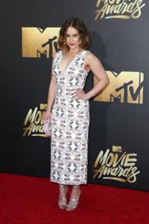 Emilia Clarke feet photo thumbnail