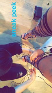 Kendall Jenner feet photo thumbnail