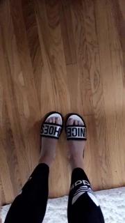 Grace Helbig feet photo thumbnail