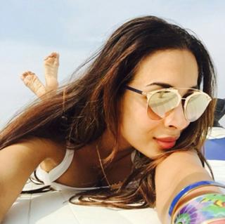 Malaika Arora feet photo thumbnail