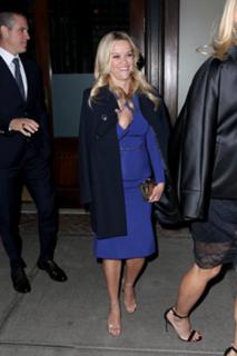 Reese Witherspoon feet photo thumbnail