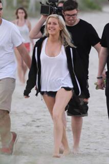 Ellie Goulding feet photo thumbnail