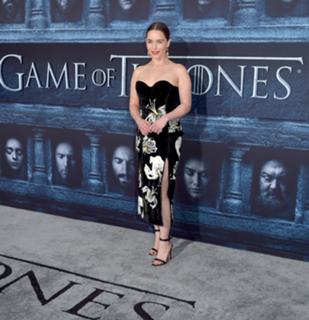 Emilia Clarke feet photo thumbnail