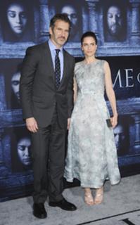 Amanda Peet feet photo thumbnail
