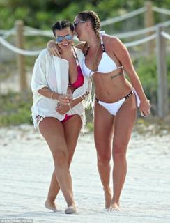 Imogen Thomas feet photo thumbnail