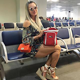 Juliana Salimeni feet photo thumbnail