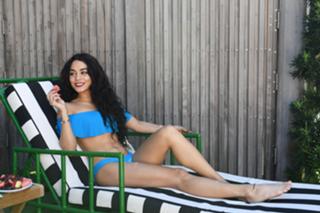 Vanessa Hudgens feet photo thumbnail