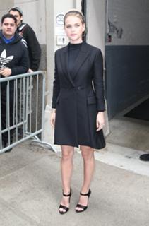 Alice Eve feet photo thumbnail