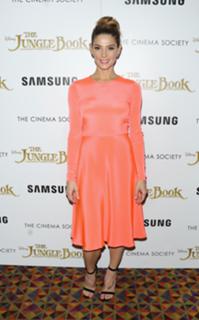 Ashley Greene feet photo thumbnail