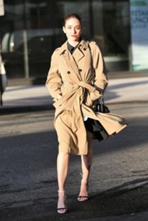 Emmy Rossum feet photo thumbnail